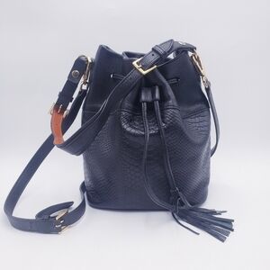Gigi New York Jenn Bucket Shoulder Bag Black Leather Embossed‎ Purse